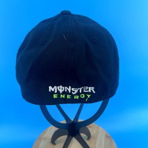 Monster Embroidered Black Green Fitted Hat Flexfit L-XL - Picture 3 of 6